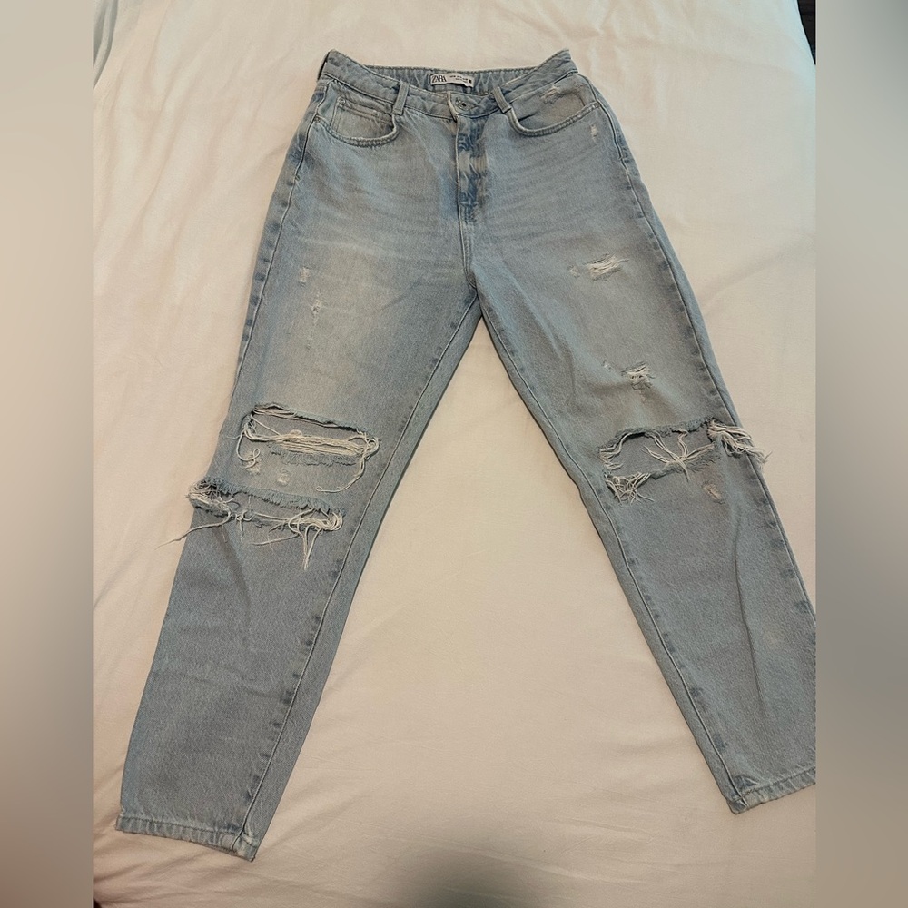 Zara Light Distressed Denim (Size 6)